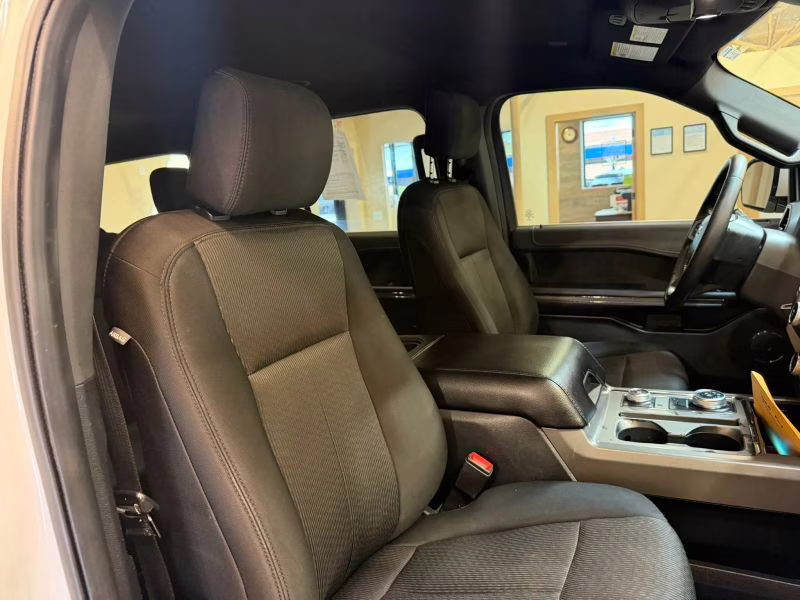 2020 Ford Expedition Max XLT Sport Utility 4D 4X4
