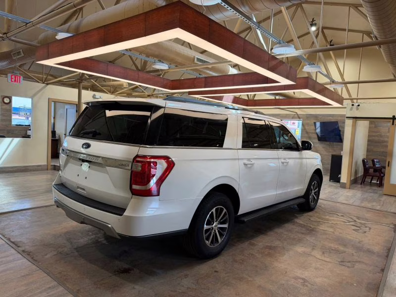 2020 Ford Expedition Max XLT Sport Utility 4D 4X4