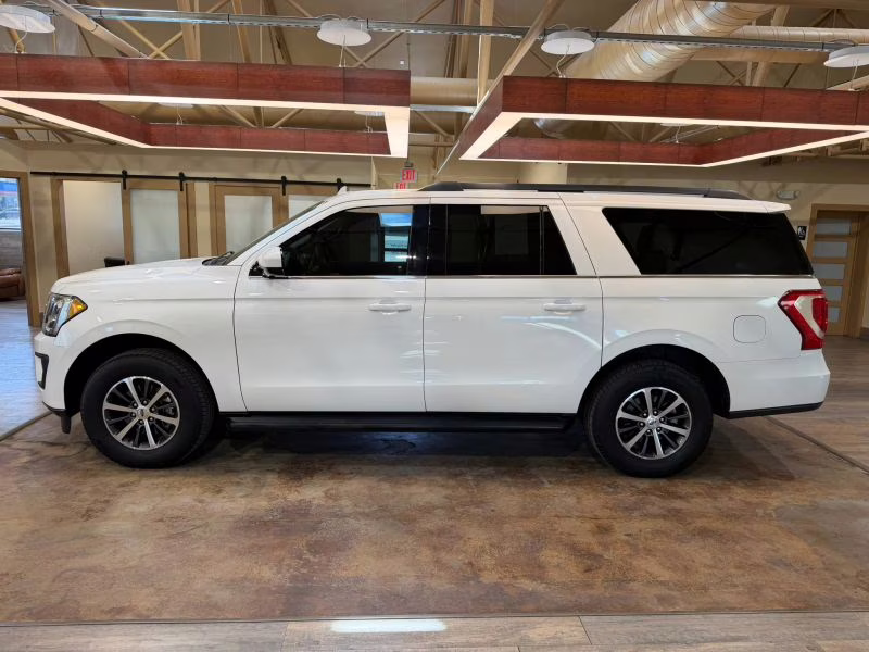 2020 Ford Expedition Max XLT Sport Utility 4D 4X4