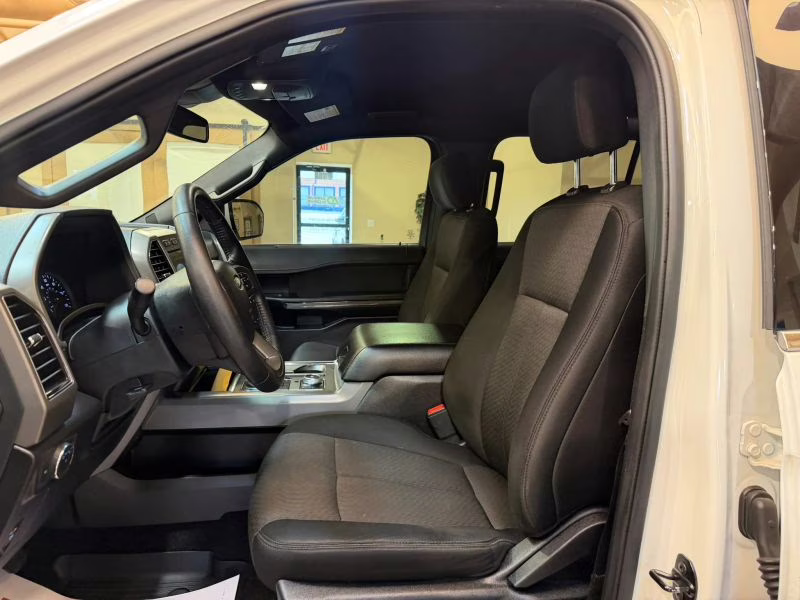 2020 Ford Expedition Max XLT Sport Utility 4D 4X4