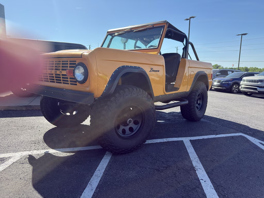 1977 Orange Ford BRONCO Truck