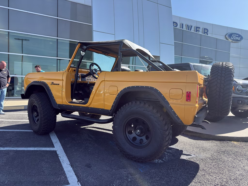 1977 Orange Ford BRONCO Truck
