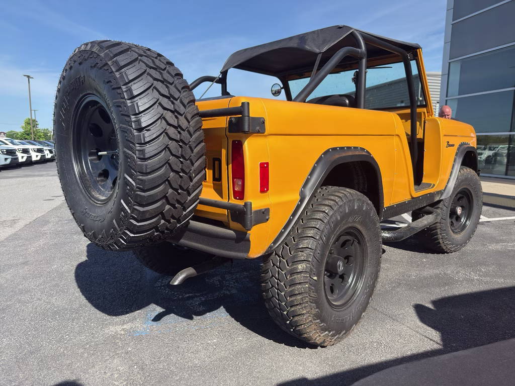 1977 Orange Ford BRONCO Truck