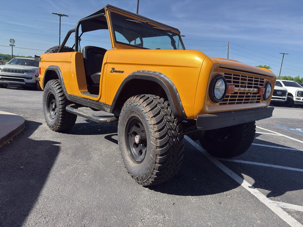 1977 Orange Ford BRONCO Truck