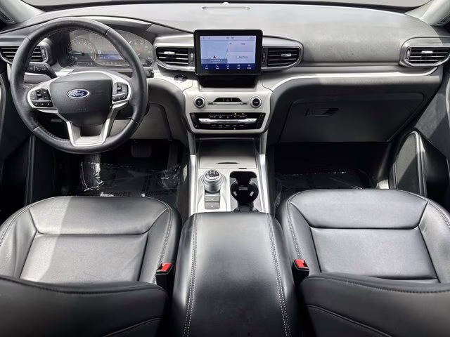 2024 Black Metallic Ford Explorer XLT RWD SUV