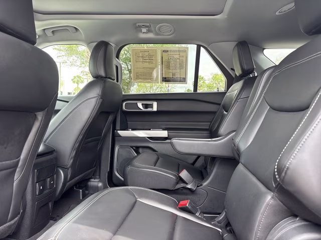 2024 Black Metallic Ford Explorer XLT RWD SUV
