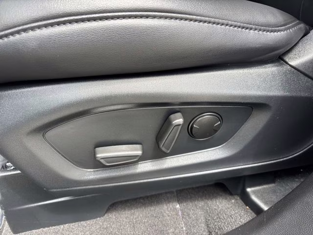 2024 Black Metallic Ford Explorer XLT RWD SUV