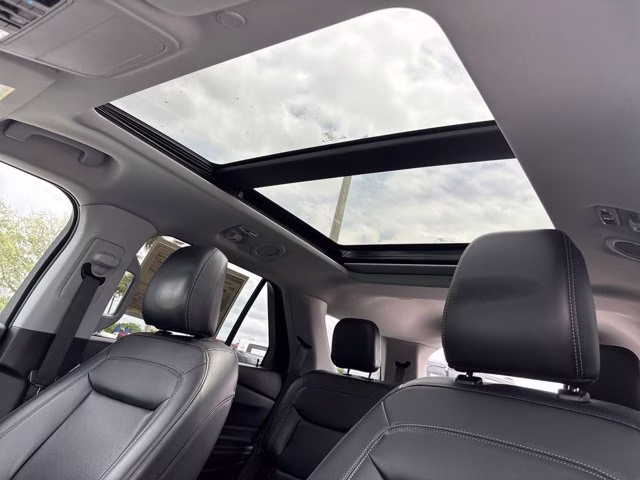 2024 Black Metallic Ford Explorer XLT RWD SUV