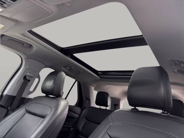 2024 Black Metallic Ford Explorer XLT RWD SUV