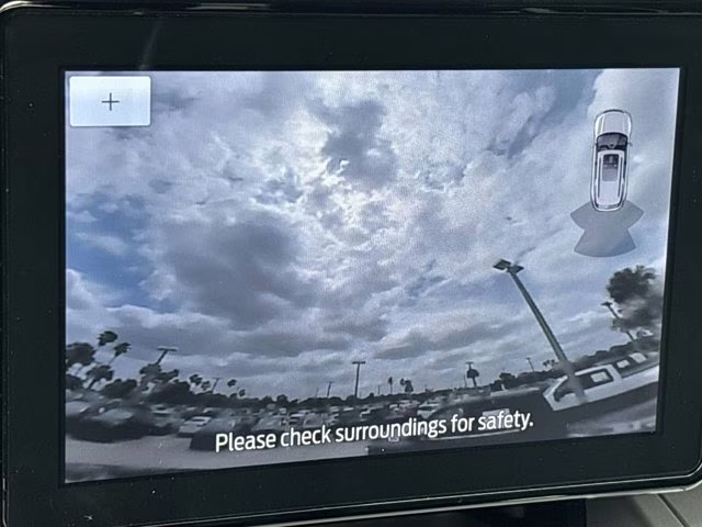 2024 Black Metallic Ford Explorer XLT RWD SUV