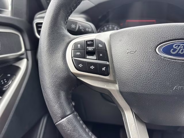 2024 Black Metallic Ford Explorer XLT RWD SUV