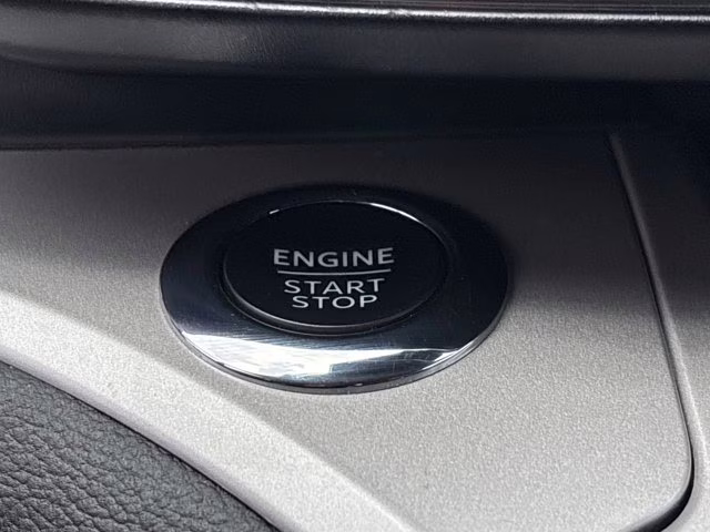 2024 Black Metallic Ford Explorer XLT RWD SUV