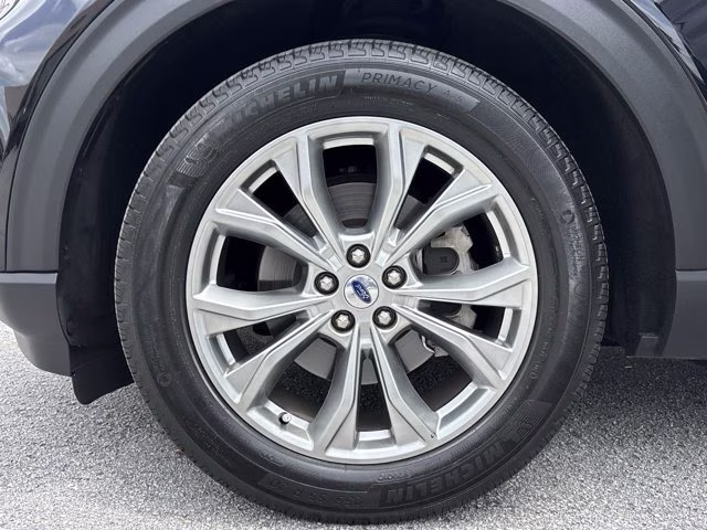 2024 Black Metallic Ford Explorer XLT RWD SUV