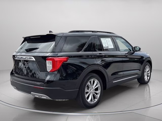 2024 Black Metallic Ford Explorer XLT RWD SUV