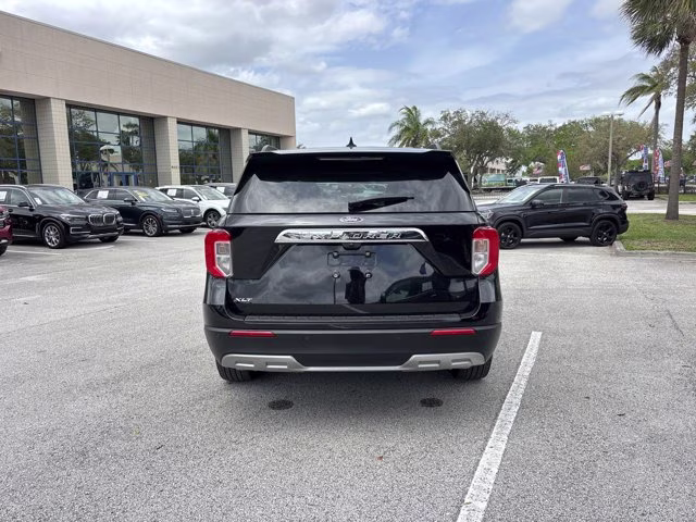 2024 Black Metallic Ford Explorer XLT RWD SUV
