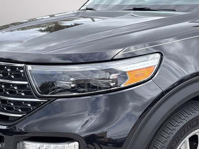 2024 Black Metallic Ford Explorer XLT RWD SUV