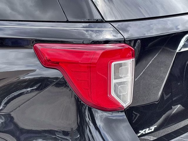 2024 Black Metallic Ford Explorer XLT RWD SUV