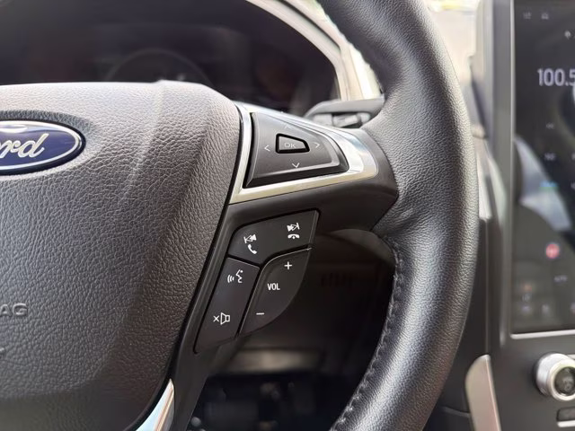 2023 Black Metallic Ford Edge SEL AWD SUV