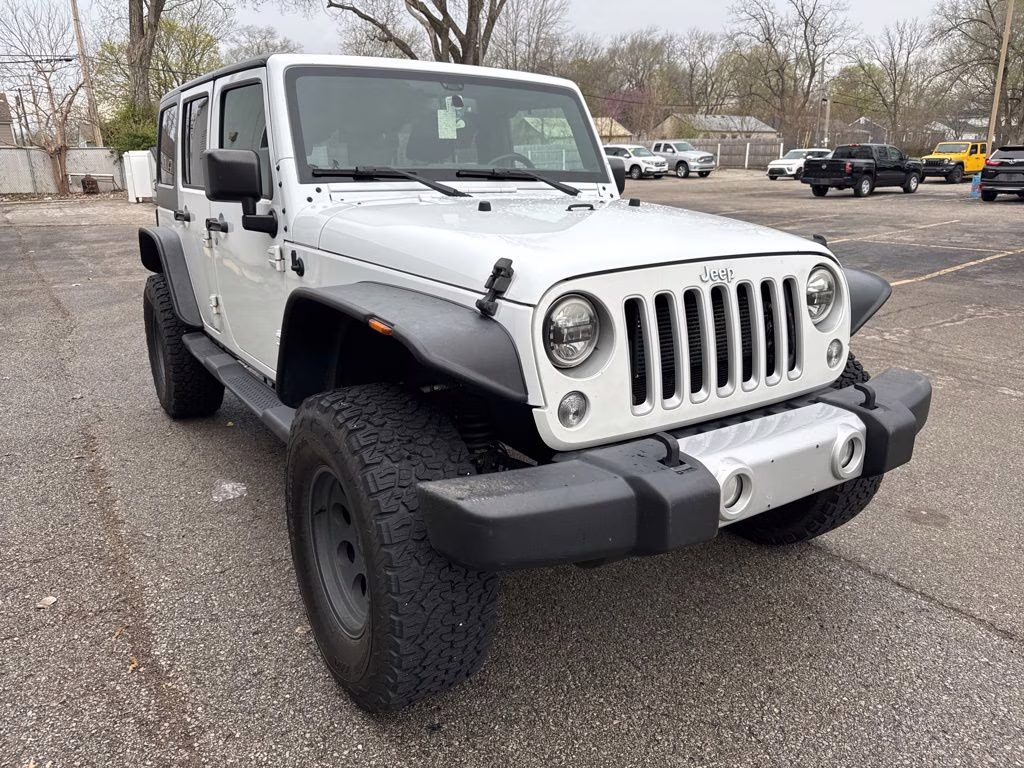 2017 Bright White Clearcoat Jeep Wrangler Unlimited Sahara 4X4 SUV