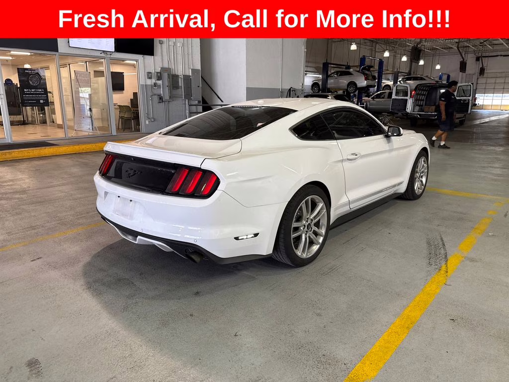 2017 Oxford White Ford Mustang EcoBoost RWD Coupe