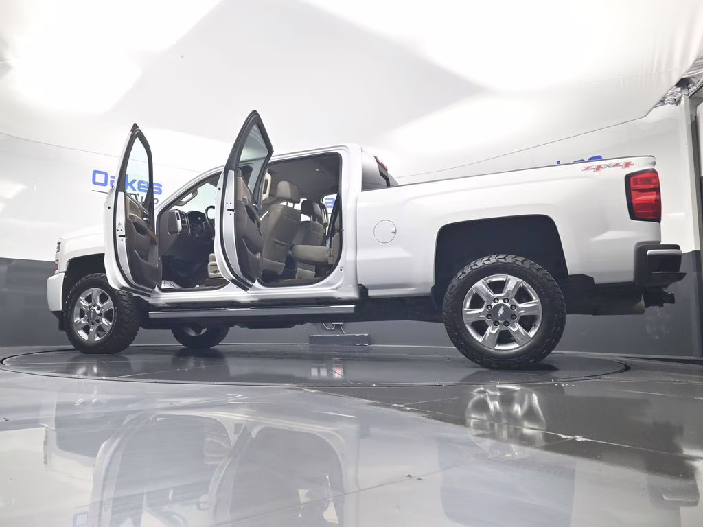 2017 Summit White Chevrolet Silverado 2500HD LTZ 4X4 Truck