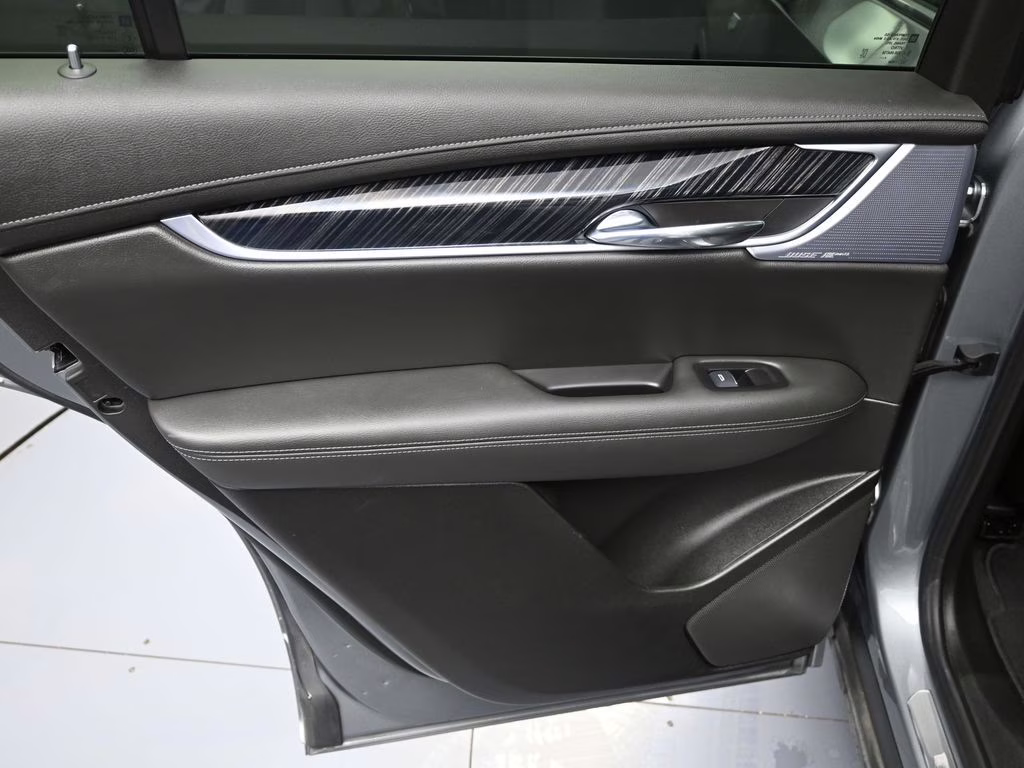 2025 Argent Silver Metallic Cadillac XT6 Premium Luxury FWD SUV