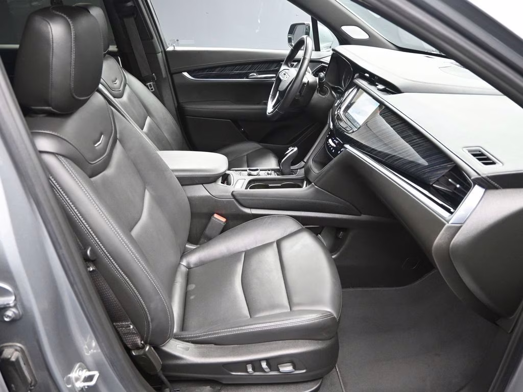 2025 Argent Silver Metallic Cadillac XT6 Premium Luxury FWD SUV