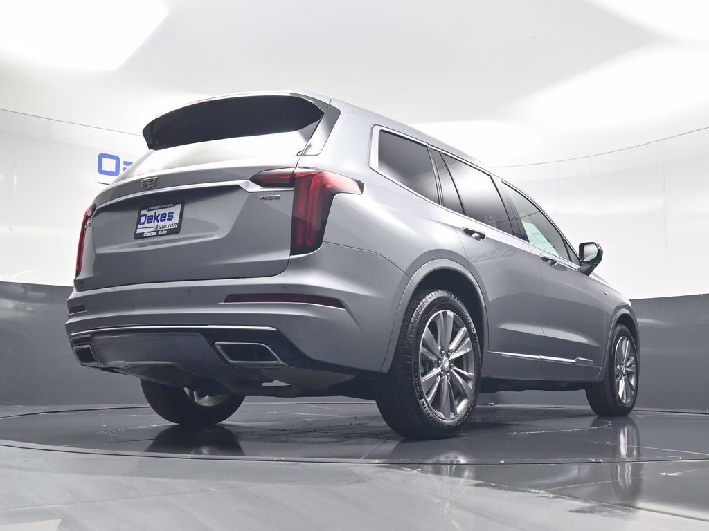 2025 Argent Silver Metallic Cadillac XT6 Premium Luxury FWD SUV