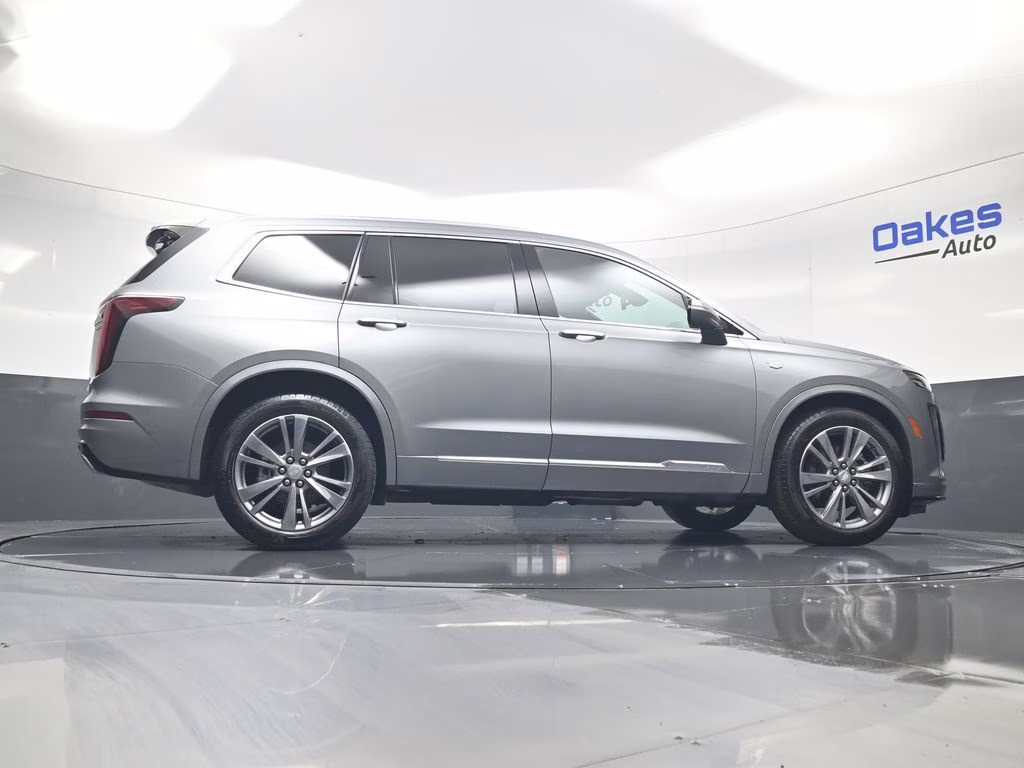 2025 Argent Silver Metallic Cadillac XT6 Premium Luxury FWD SUV