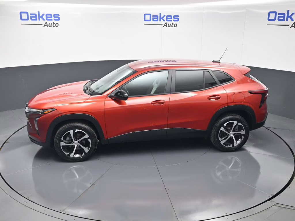 2024 Cayenne Orange Metallic Chevrolet Trax 1RS FWD SUV