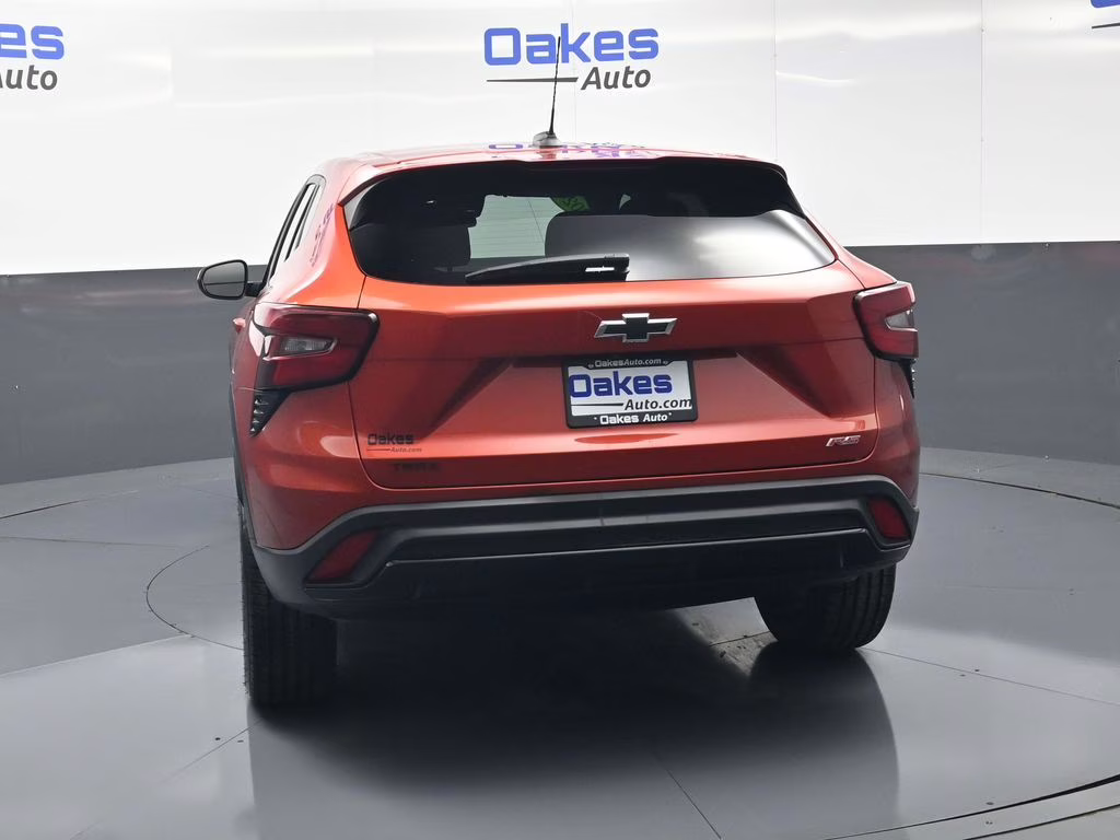 2024 Cayenne Orange Metallic Chevrolet Trax 1RS FWD SUV