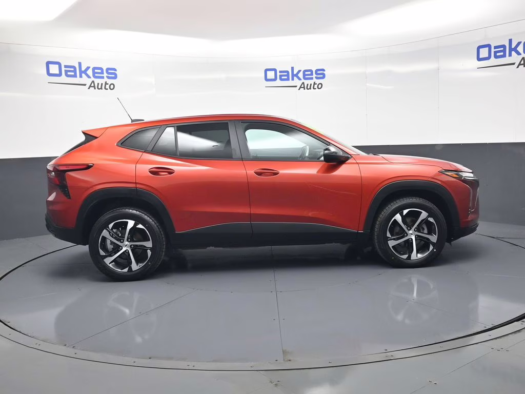 2024 Cayenne Orange Metallic Chevrolet Trax 1RS FWD SUV
