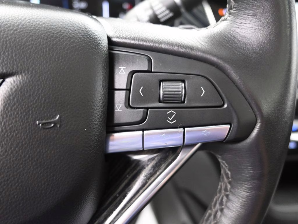 2025 Argent Silver Metallic Cadillac XT6 Premium Luxury FWD SUV