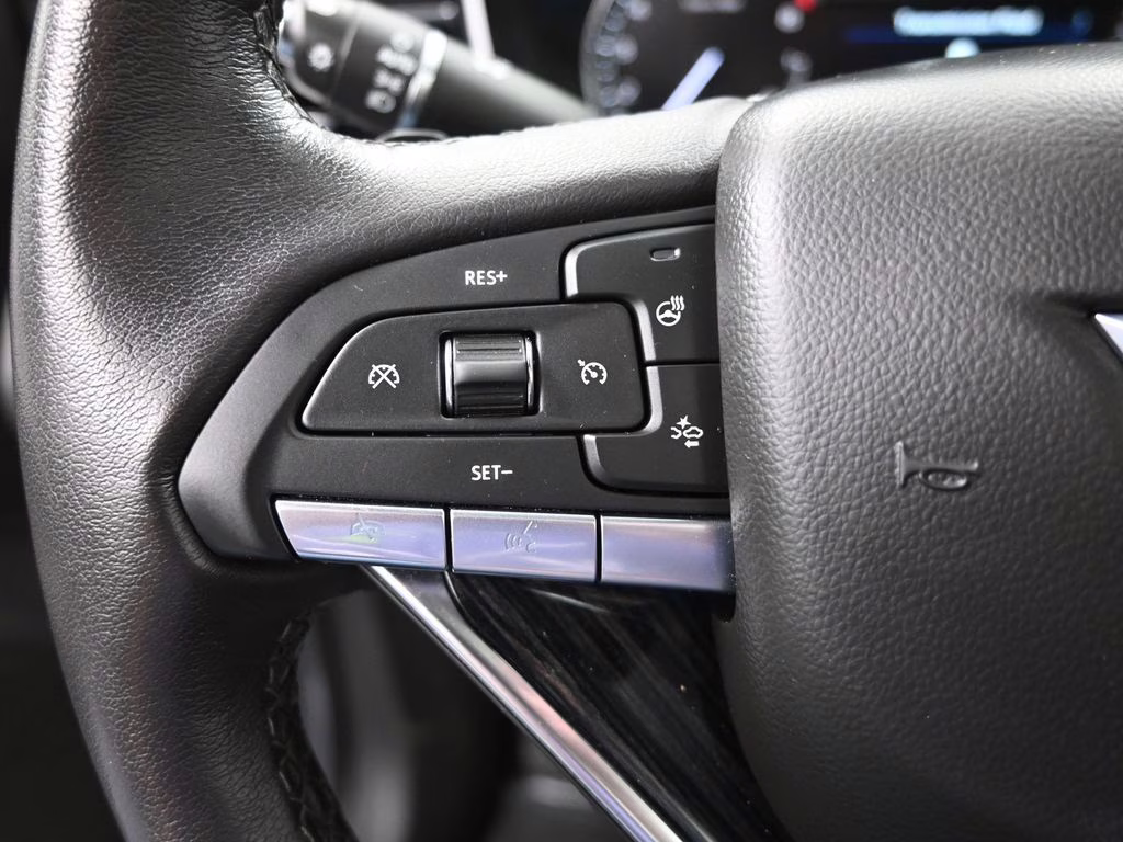 2025 Argent Silver Metallic Cadillac XT6 Premium Luxury FWD SUV