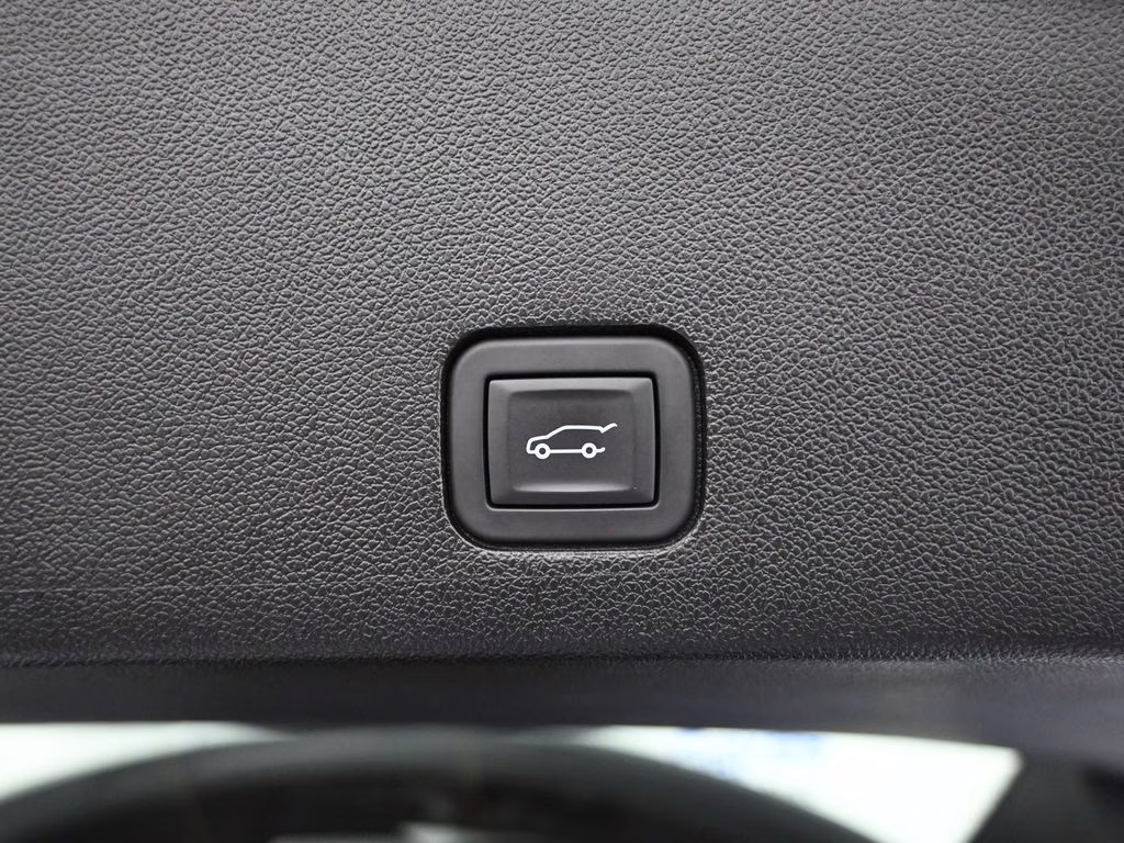 2025 Argent Silver Metallic Cadillac XT6 Premium Luxury FWD SUV