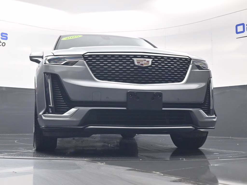 2025 Argent Silver Metallic Cadillac XT6 Premium Luxury FWD SUV
