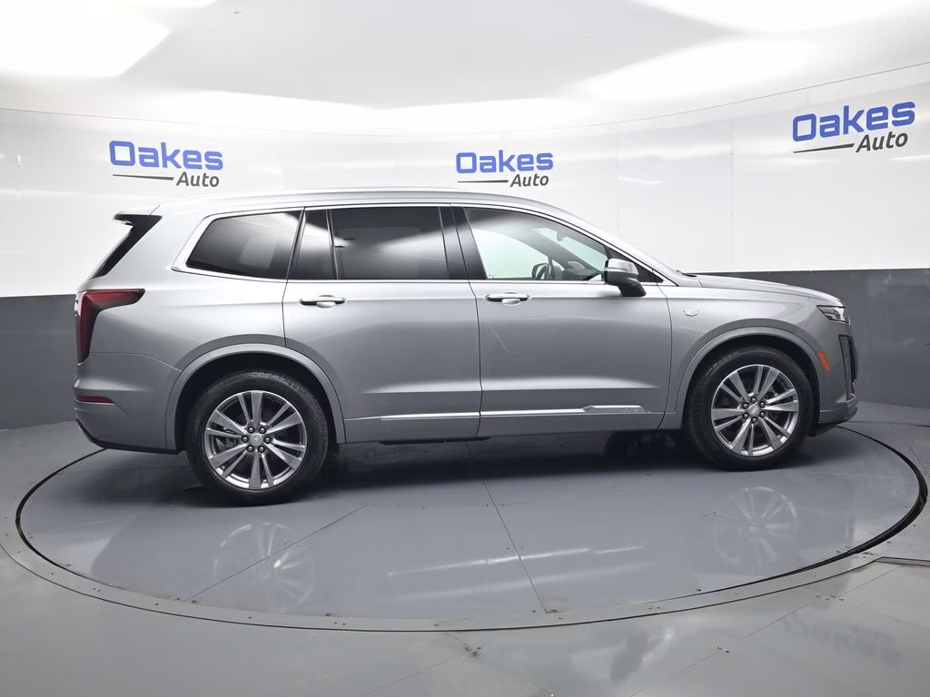 2025 Argent Silver Metallic Cadillac XT6 Premium Luxury FWD SUV
