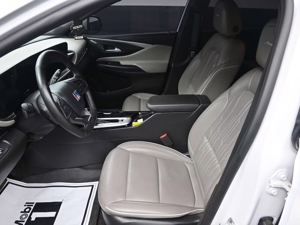 2024 White Frost Tricoat Buick Envista Avenir FWD SUV