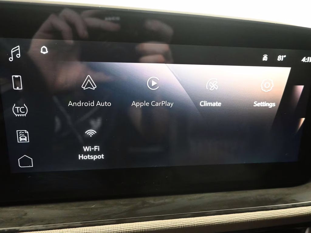 2024 White Frost Tricoat Buick Envista Avenir FWD SUV