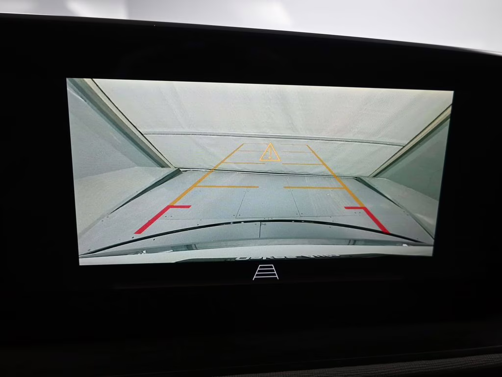 2024 White Frost Tricoat Buick Envista Avenir FWD SUV