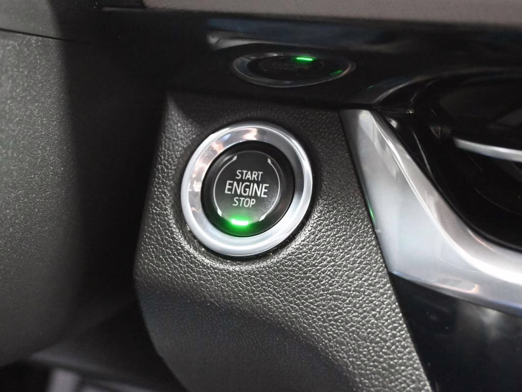 2024 White Frost Tricoat Buick Envista Avenir FWD SUV