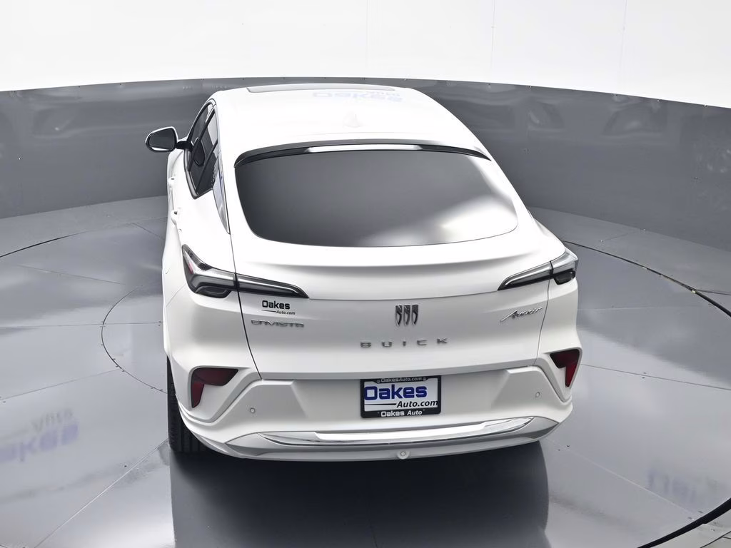 2024 White Frost Tricoat Buick Envista Avenir FWD SUV
