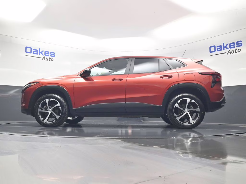 2024 Cayenne Orange Metallic Chevrolet Trax 1RS FWD SUV