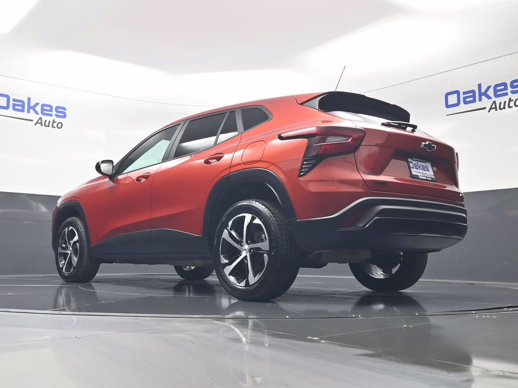 2024 Cayenne Orange Metallic Chevrolet Trax 1RS FWD SUV