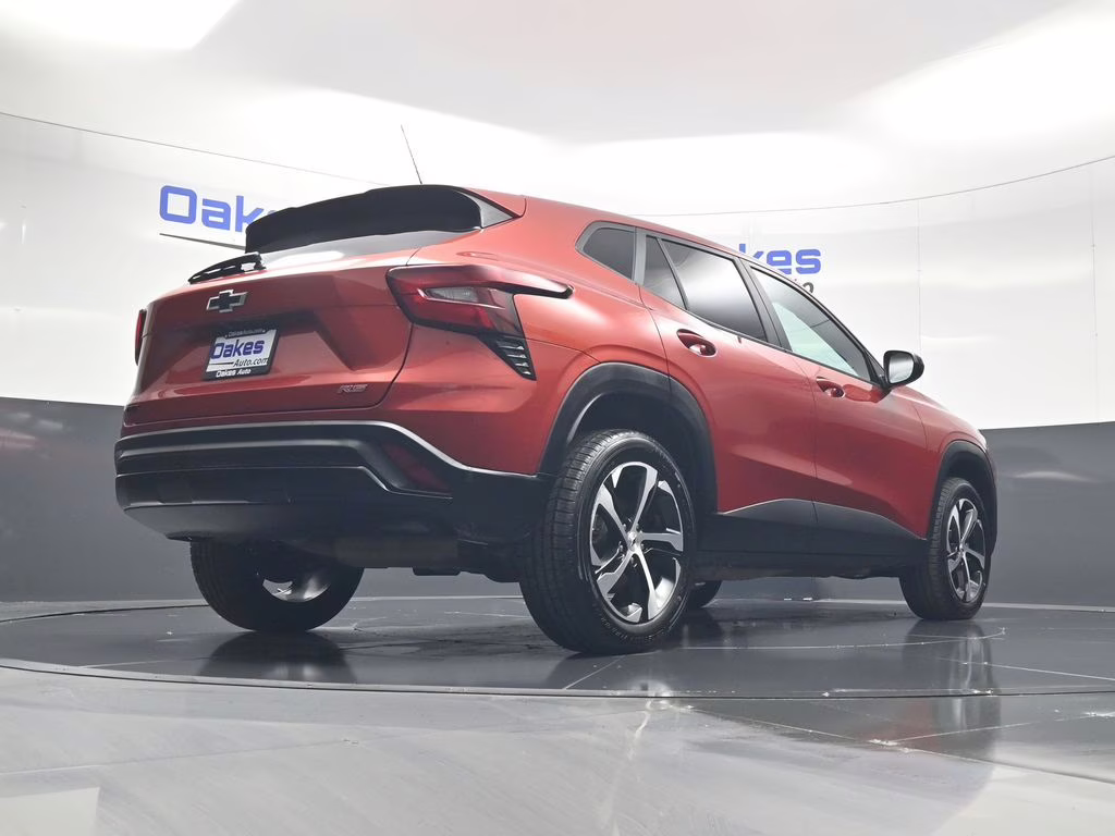 2024 Cayenne Orange Metallic Chevrolet Trax 1RS FWD SUV