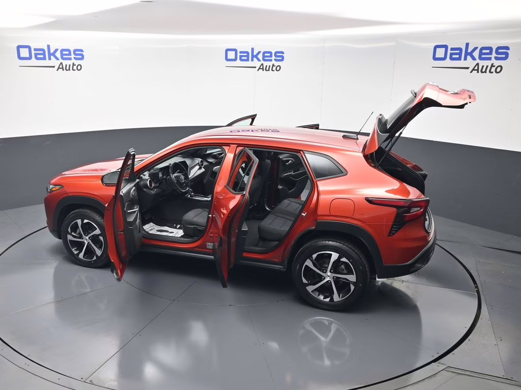 2024 Cayenne Orange Metallic Chevrolet Trax 1RS FWD SUV
