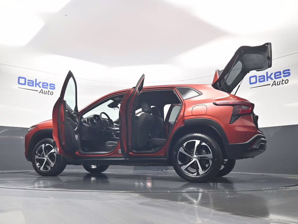 2024 Cayenne Orange Metallic Chevrolet Trax 1RS FWD SUV