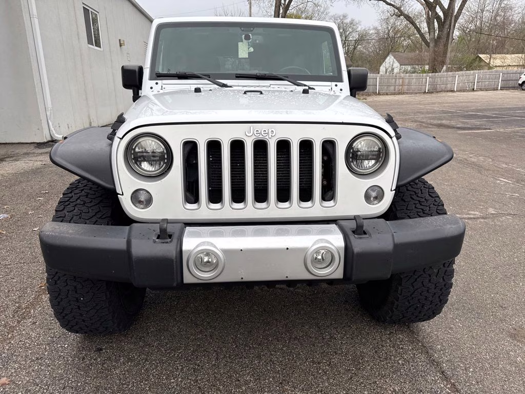 2017 Bright White Clearcoat Jeep Wrangler Unlimited Sahara 4X4 SUV