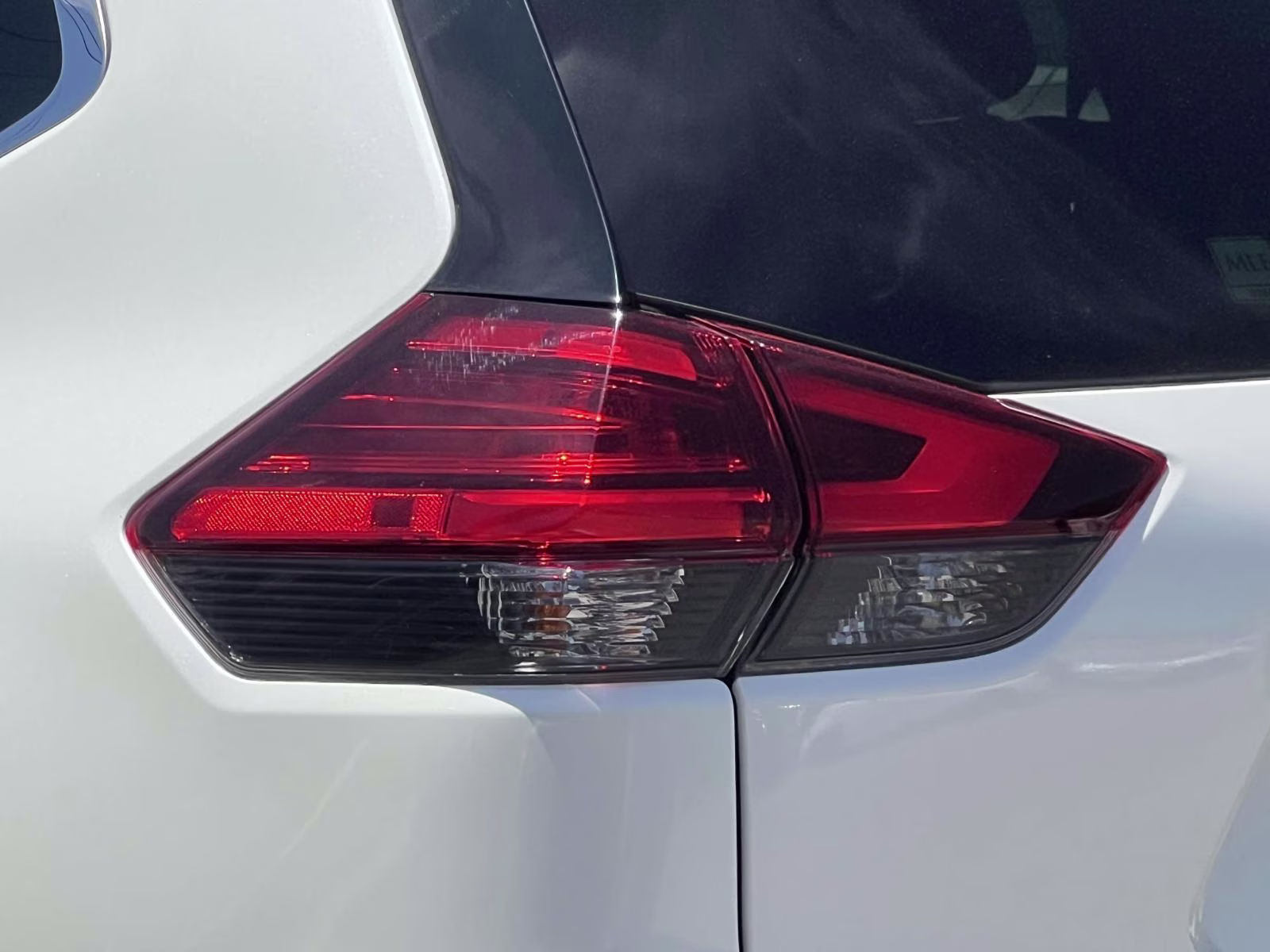 2017 White Nissan Rogue SL AWD SUV