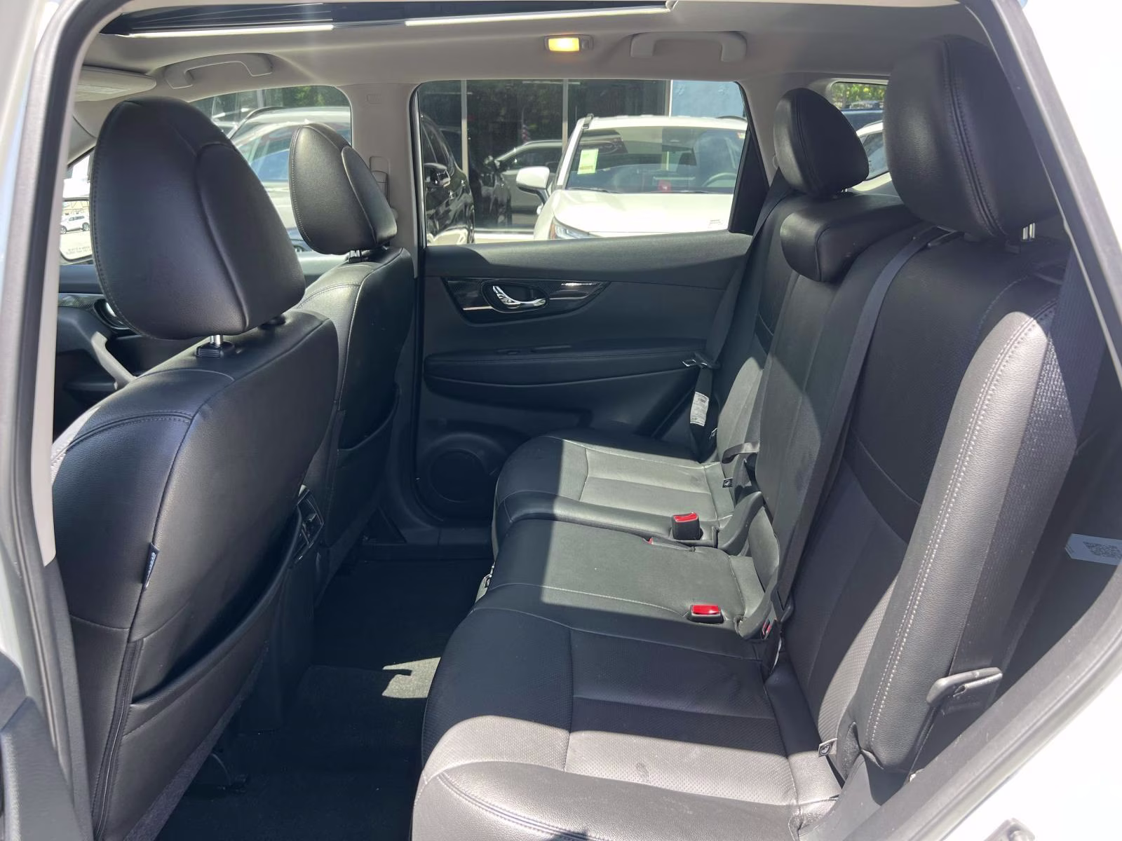 2017 White Nissan Rogue SL AWD SUV